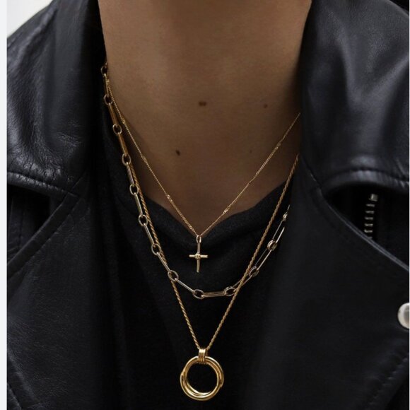 Missoma x Lucy Williams Gold Ridge Cross Necklace - Picture 2 of 16
